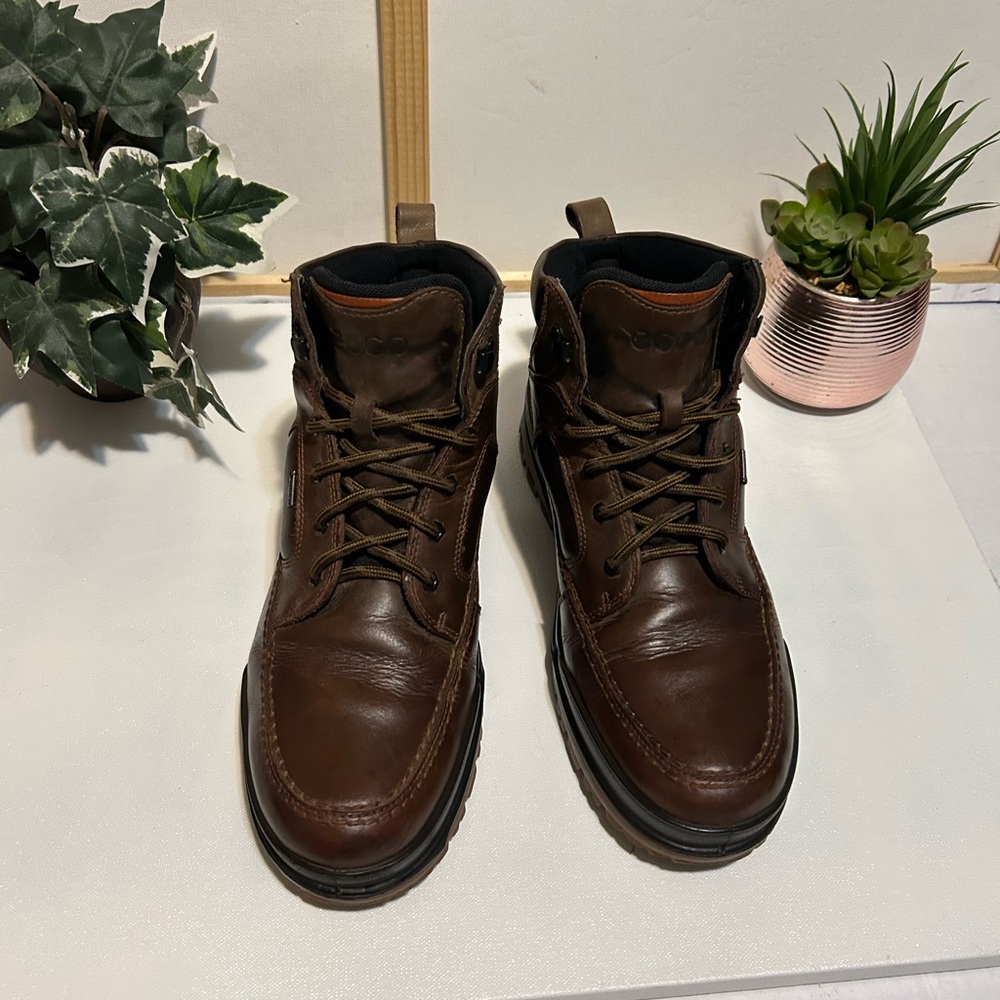 Ecco Men's Rich Brown Leather Boots - Picture 2 of 8